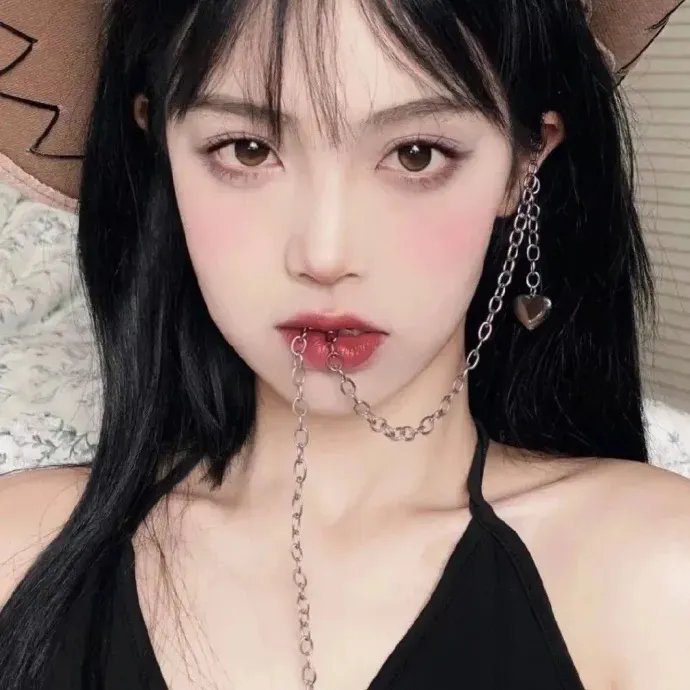 低头不见抬头见